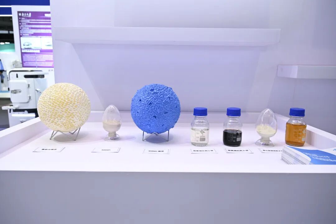南京大学在第25届工博会高校展区现场展示Tri-BioBoost生物集成处理包