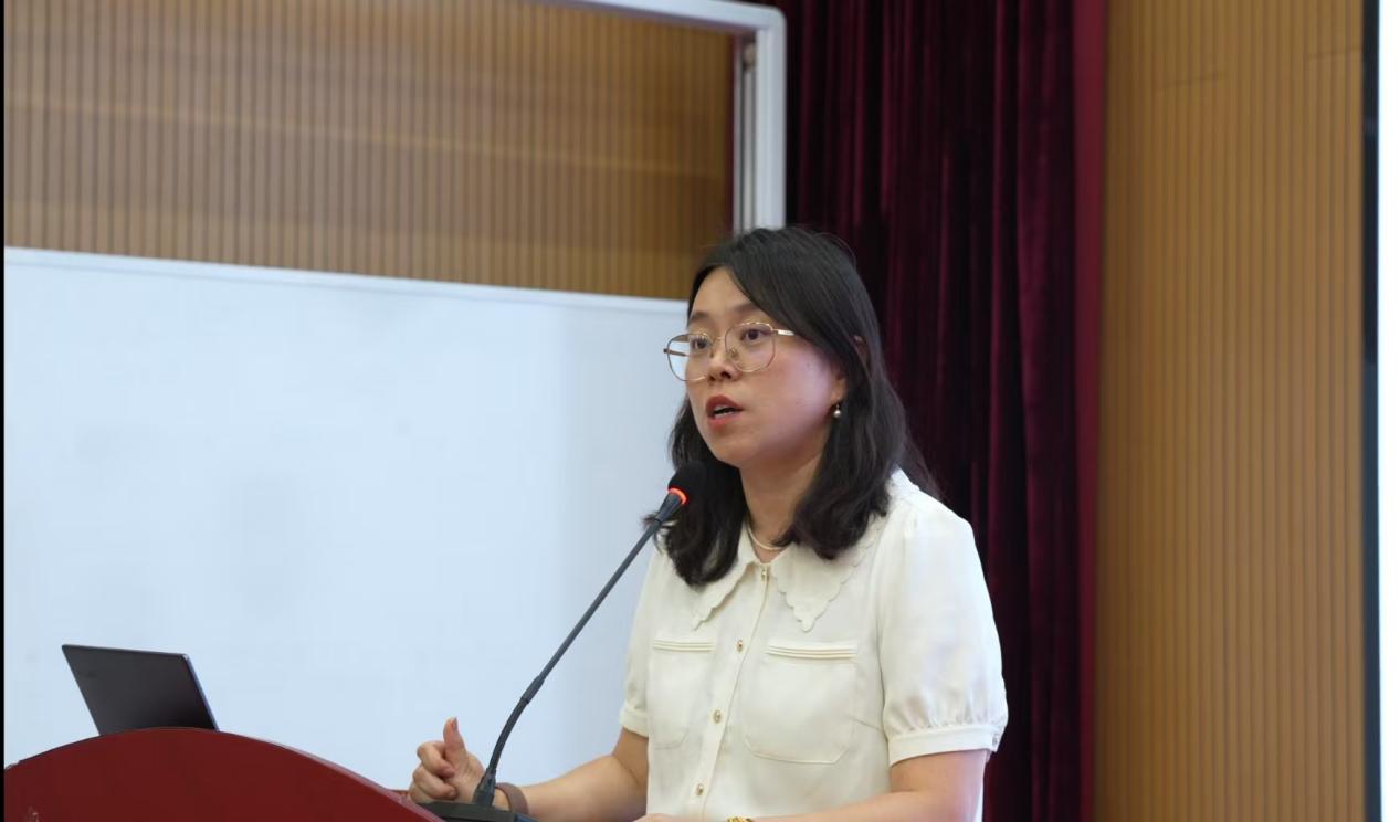 杨荟楠介绍学院