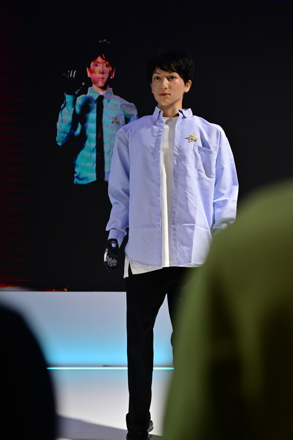 “他”在世界人工智能大会上拿到录取通知书