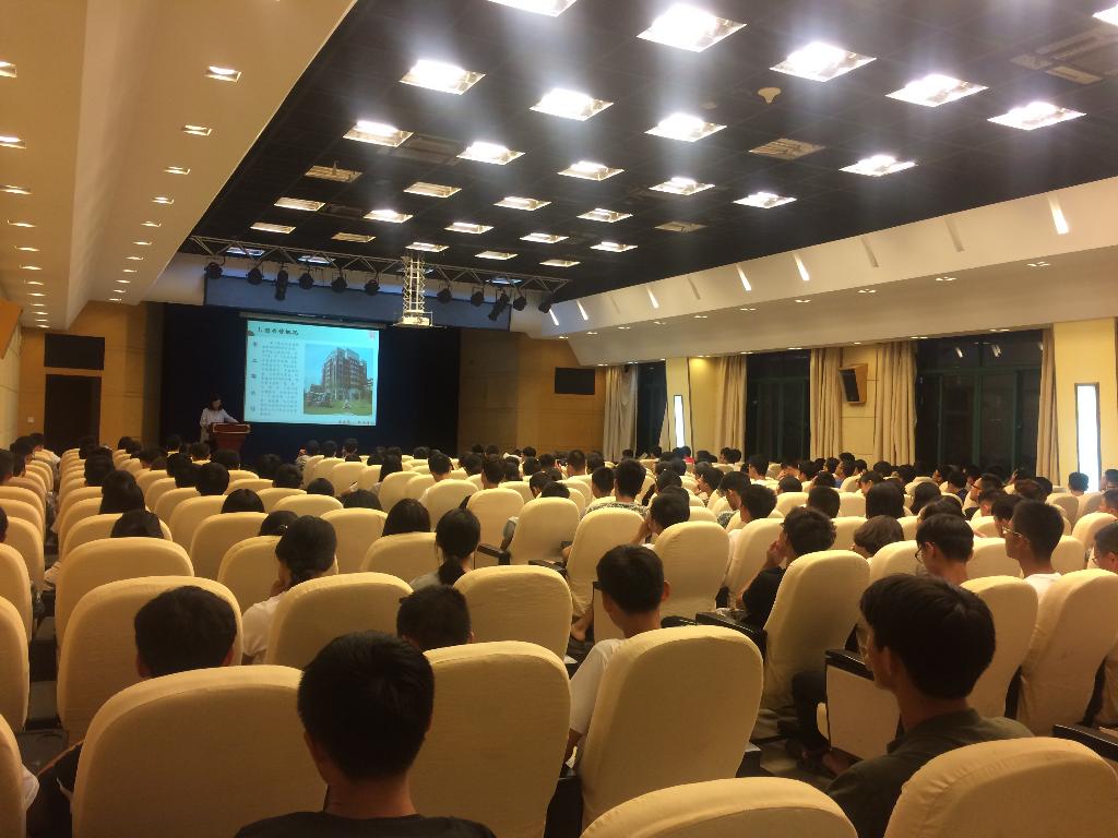 部来风】图书馆到基础学院举行
