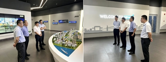 参观企业展厅