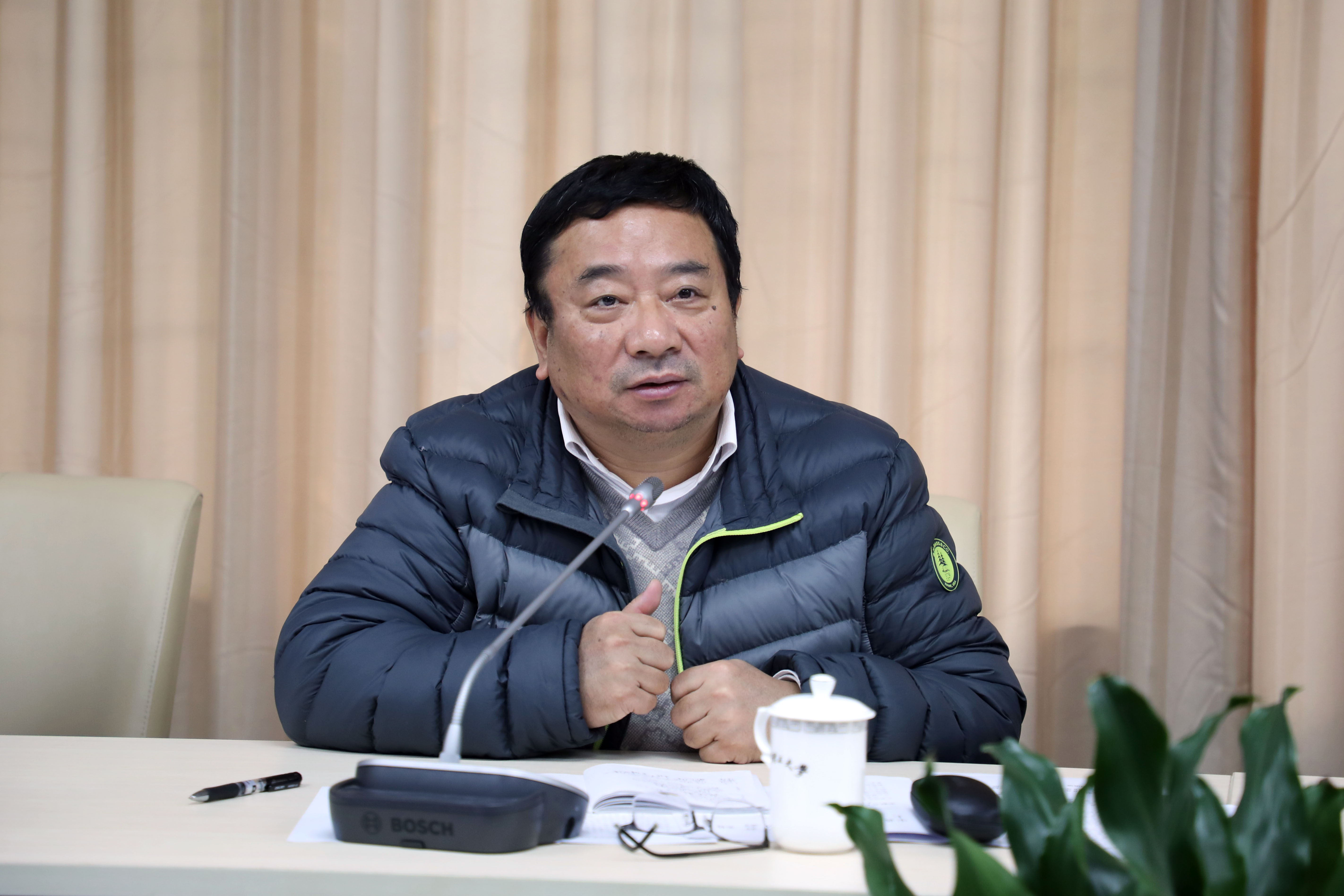 校党委书记吴松出席会议并讲话
