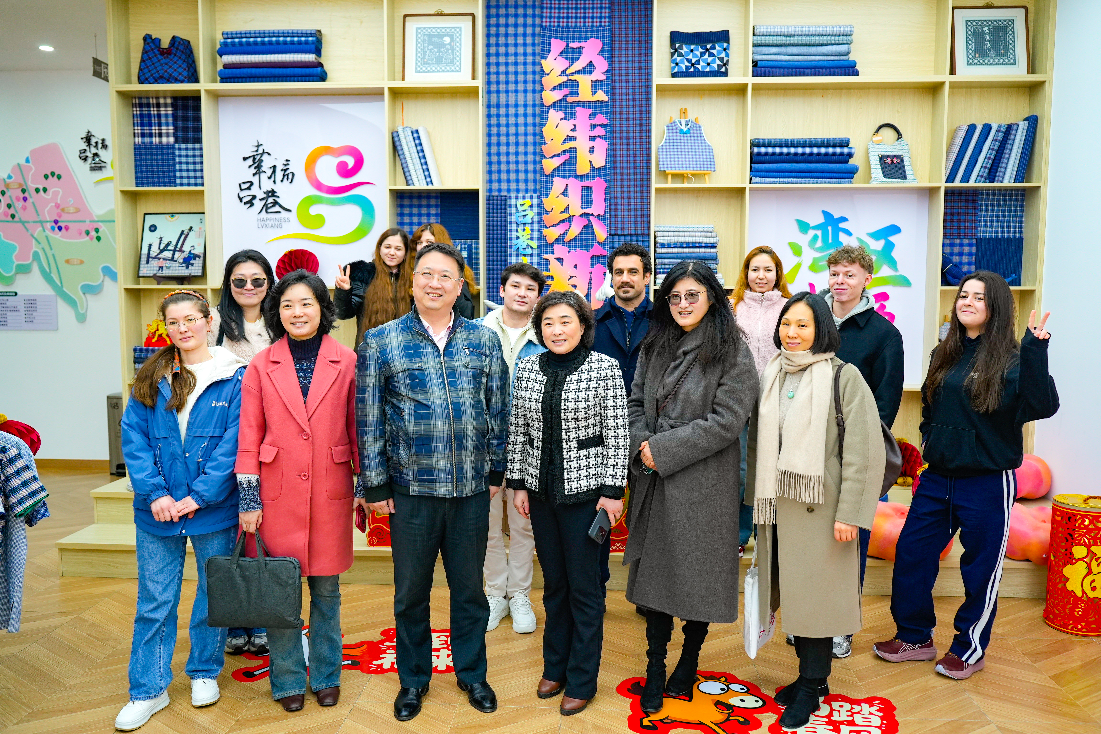 参观吕巷文化产业园区  