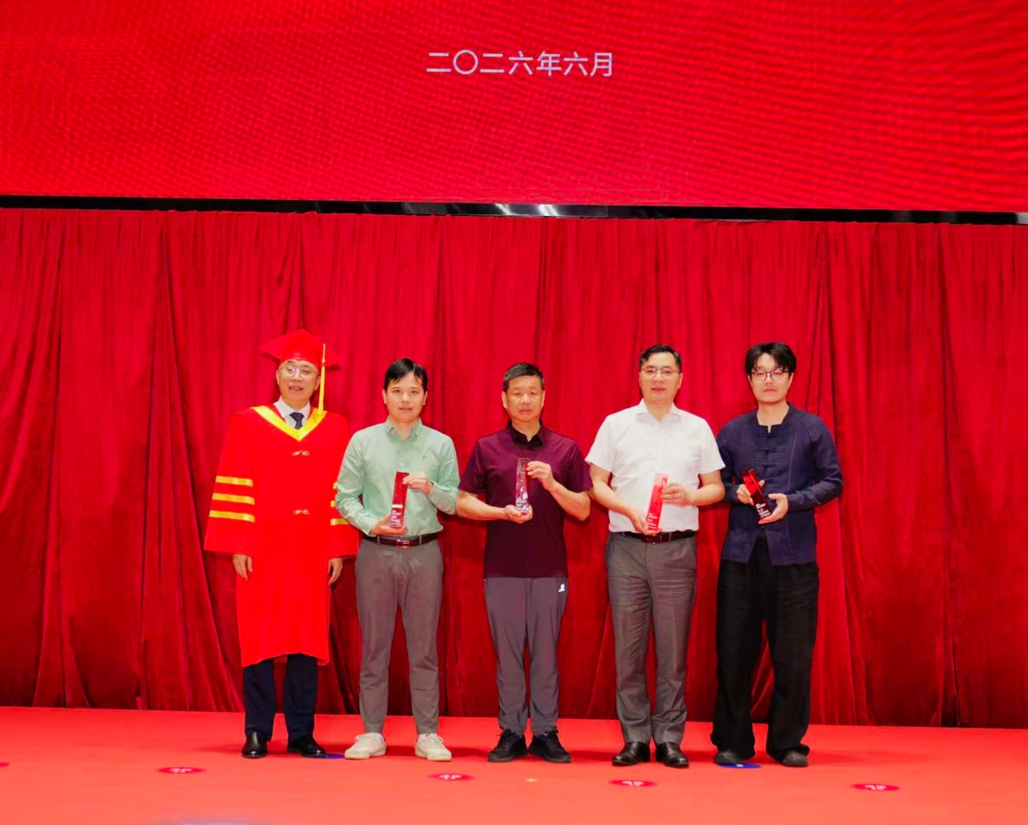 林善平校友荣获“公益校友典范”称号