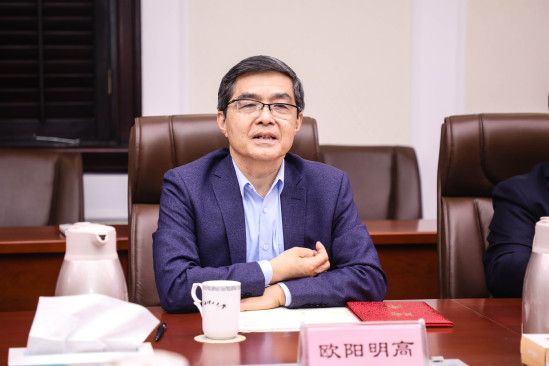 欧阳明高院士到访我校并为全生命周期电池管理联合研究中心揭牌