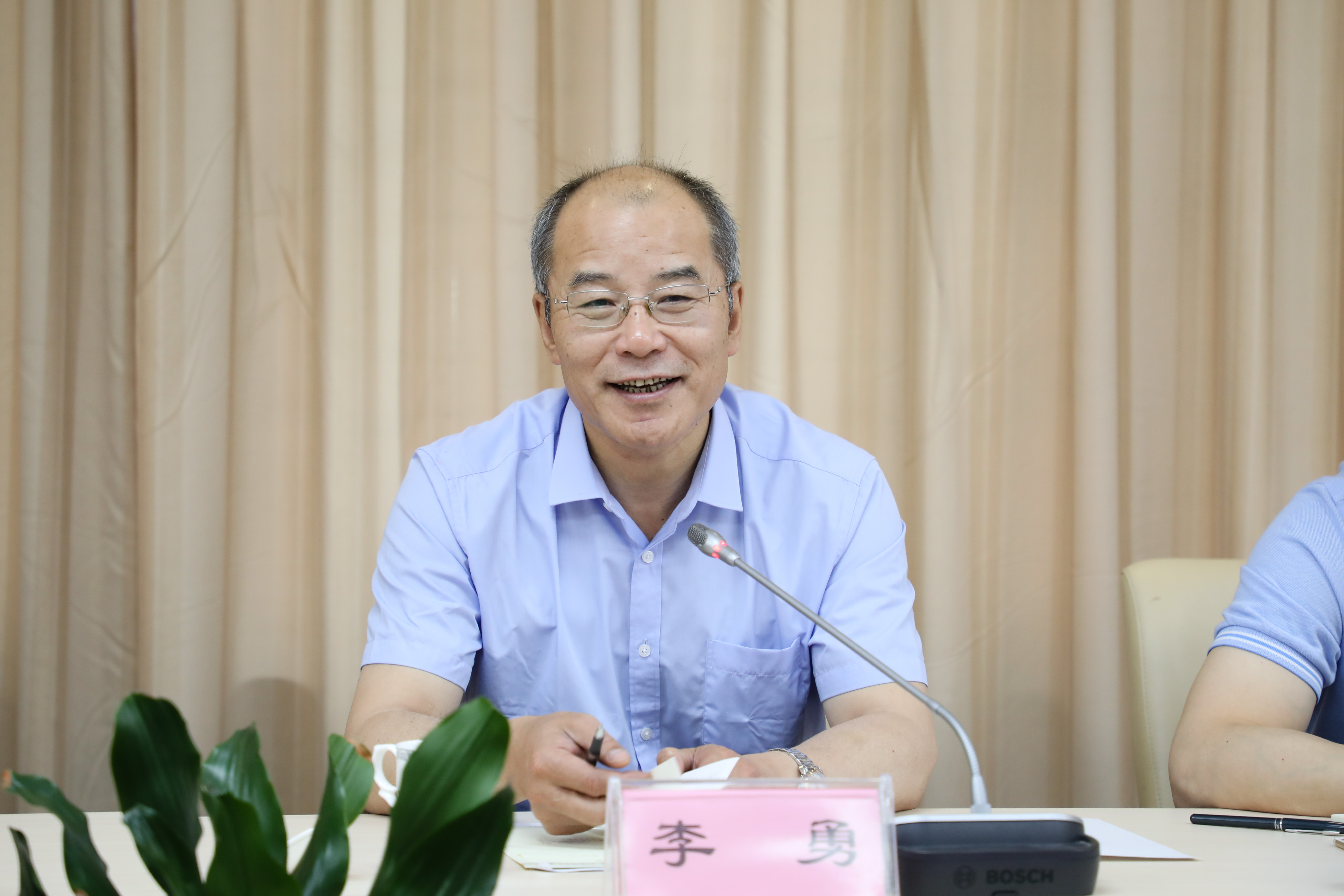 郑州航空工业管理学院校长李勇率队来校调研