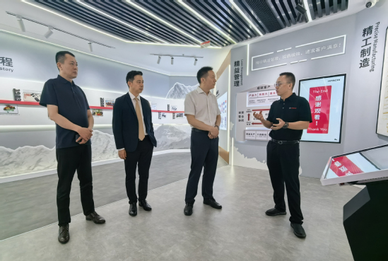 参观广州博世空调展厅
