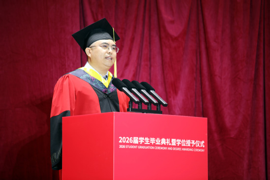 教师代表赵礼辉发言