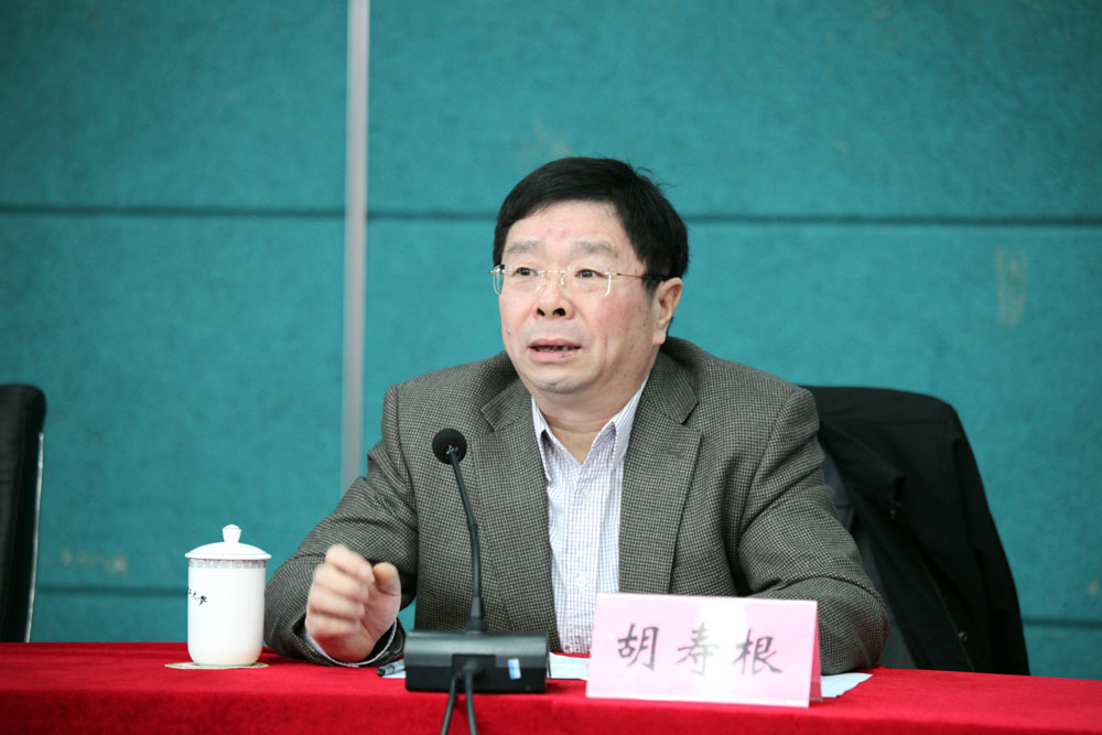 胡寿根就学校安全稳定工作做重要讲话(王博摄)刘道平对学校安全稳定