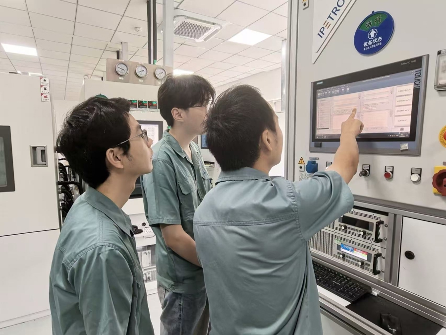 上理工学子在企业轮岗实习