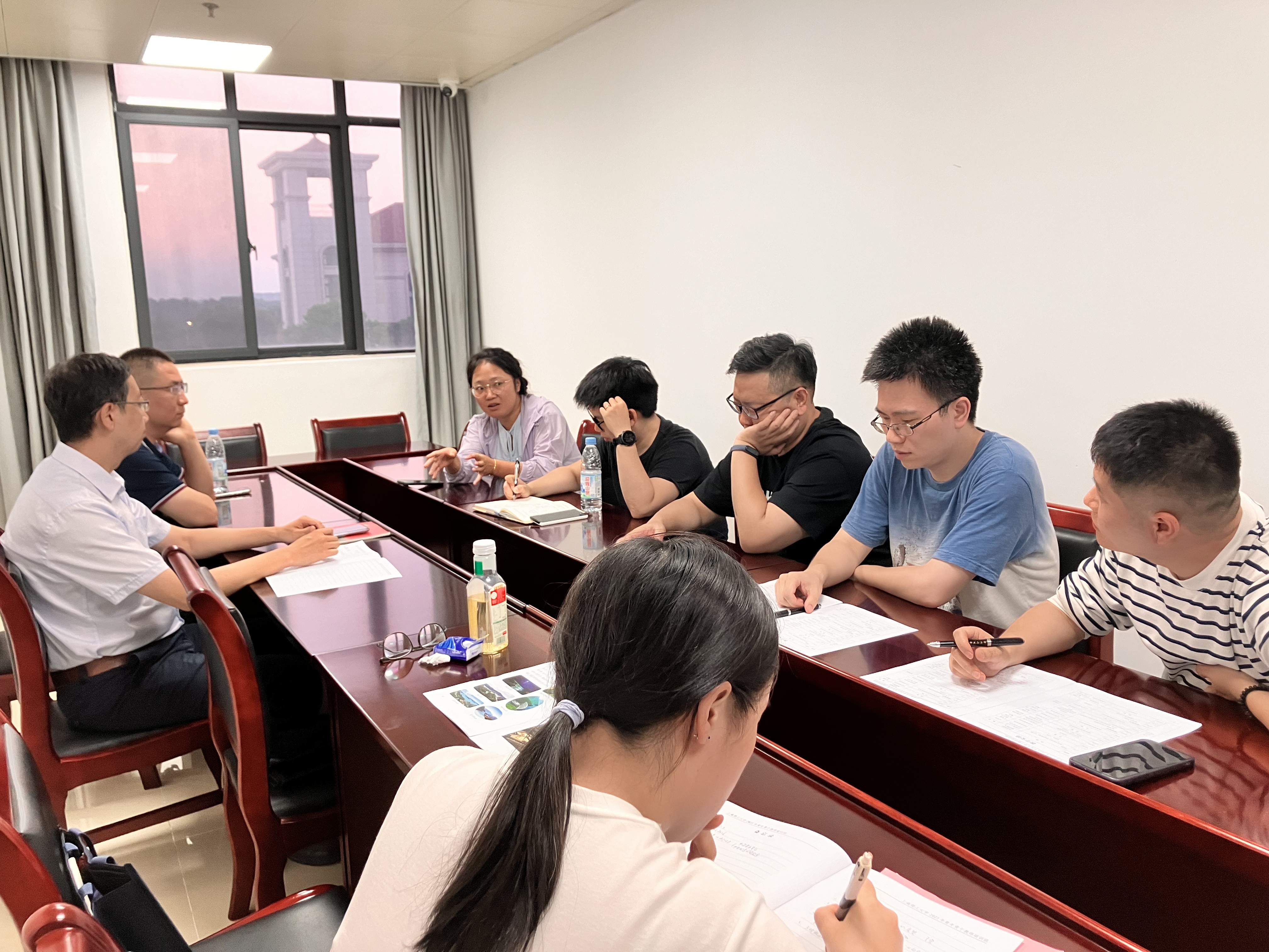 小组研讨