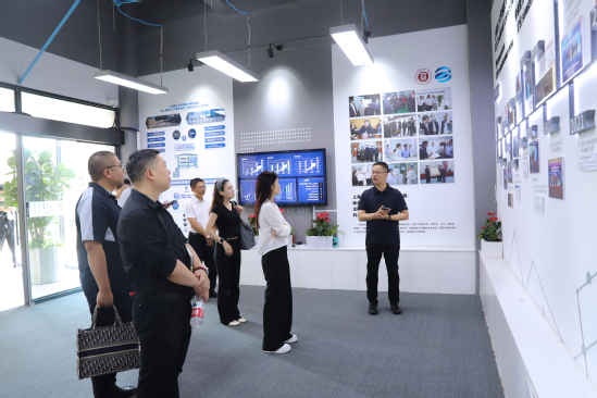 参观上海理工大学国家大学科技园